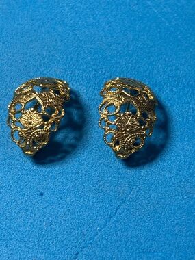 Gold Filigree Leaf  Earrings - Elegant Women Jewelry